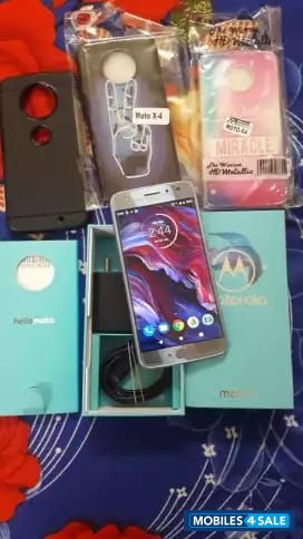 Motorola  Moto X4
