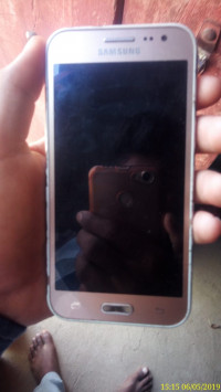 Samsung  Galaxy j2