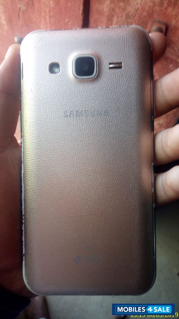 Gold Samsung  Galaxy j2