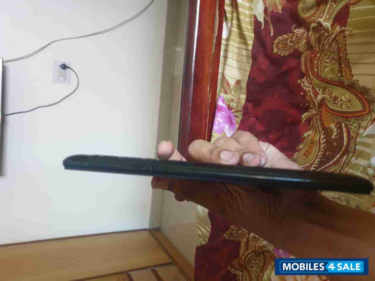 Datawind  Ubislate 7c+ cellular b