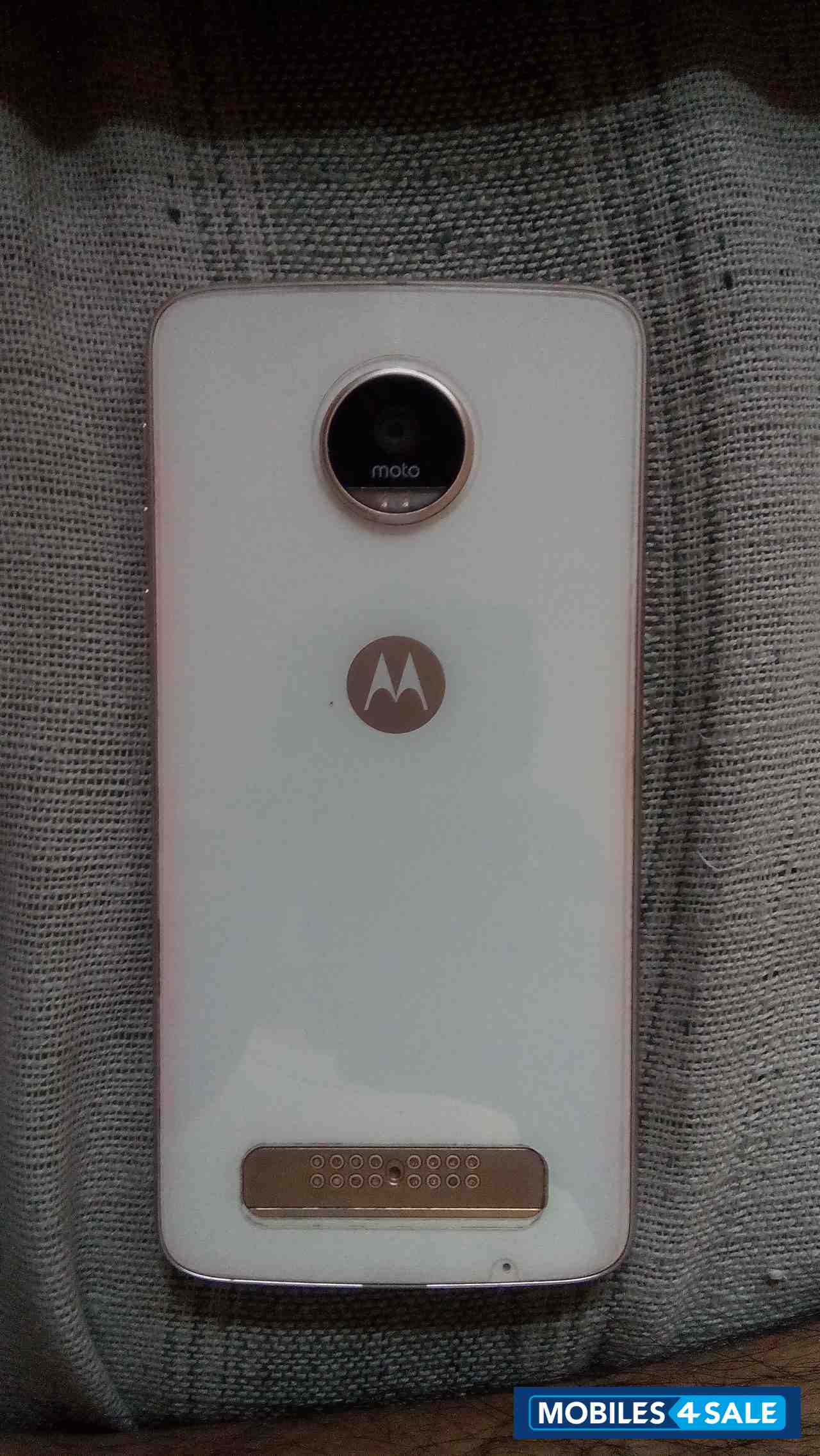 White Golden Motorola Z-series moto zplay 32GB