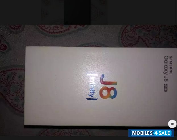 Samsung  J8