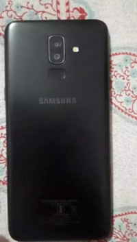 Samsung  J8