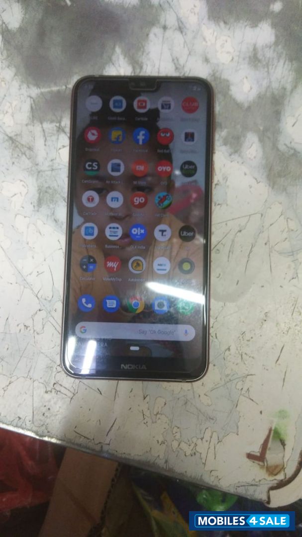 Silver Nokia  7.1