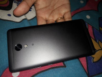 Golden Black. Lenovo P2