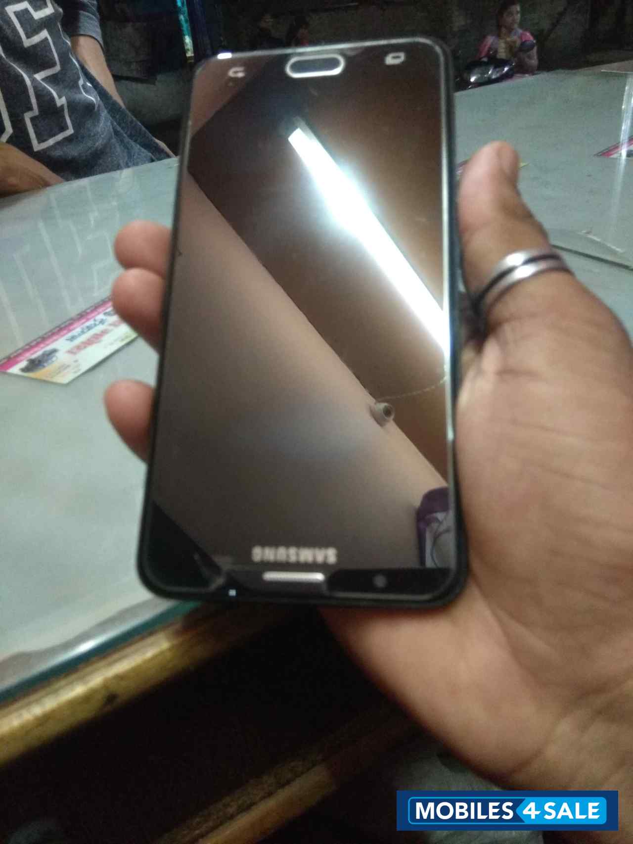 Samsung Galaxy j7 prime
