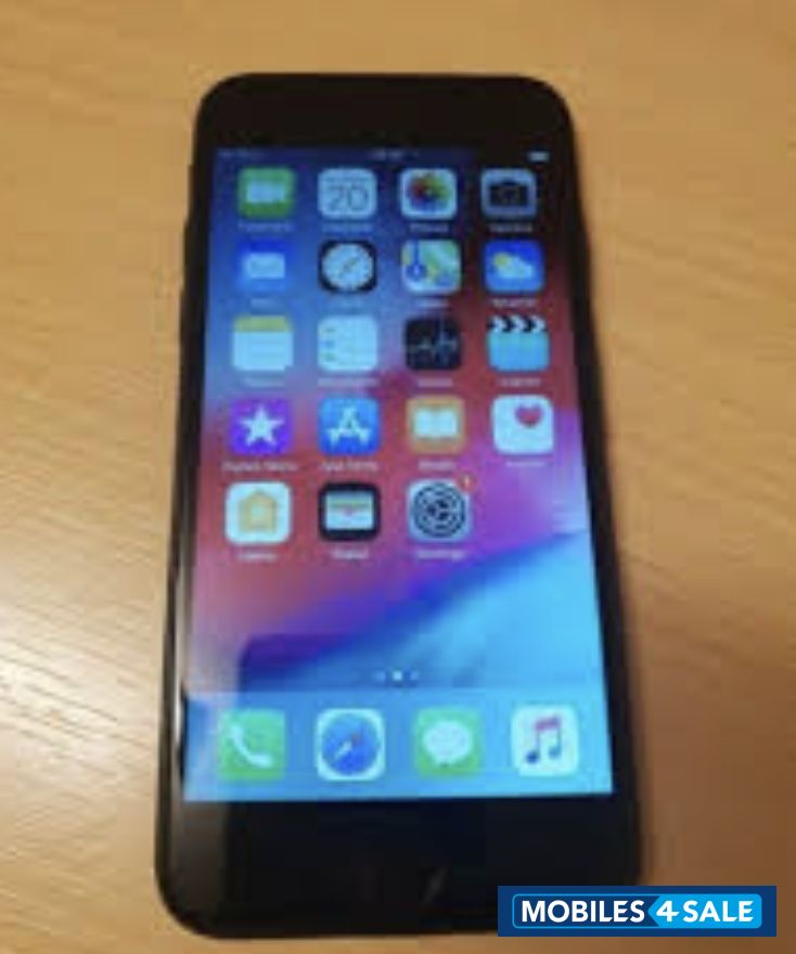 Black Apple  Iphone 7