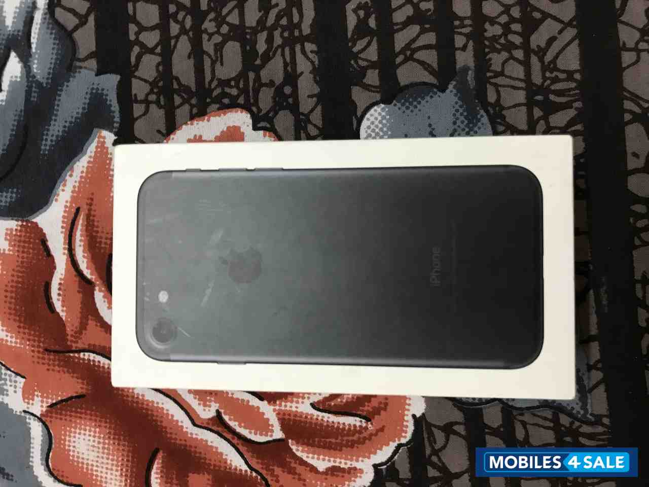 Apple iPhone 7 Apple iPhone 7