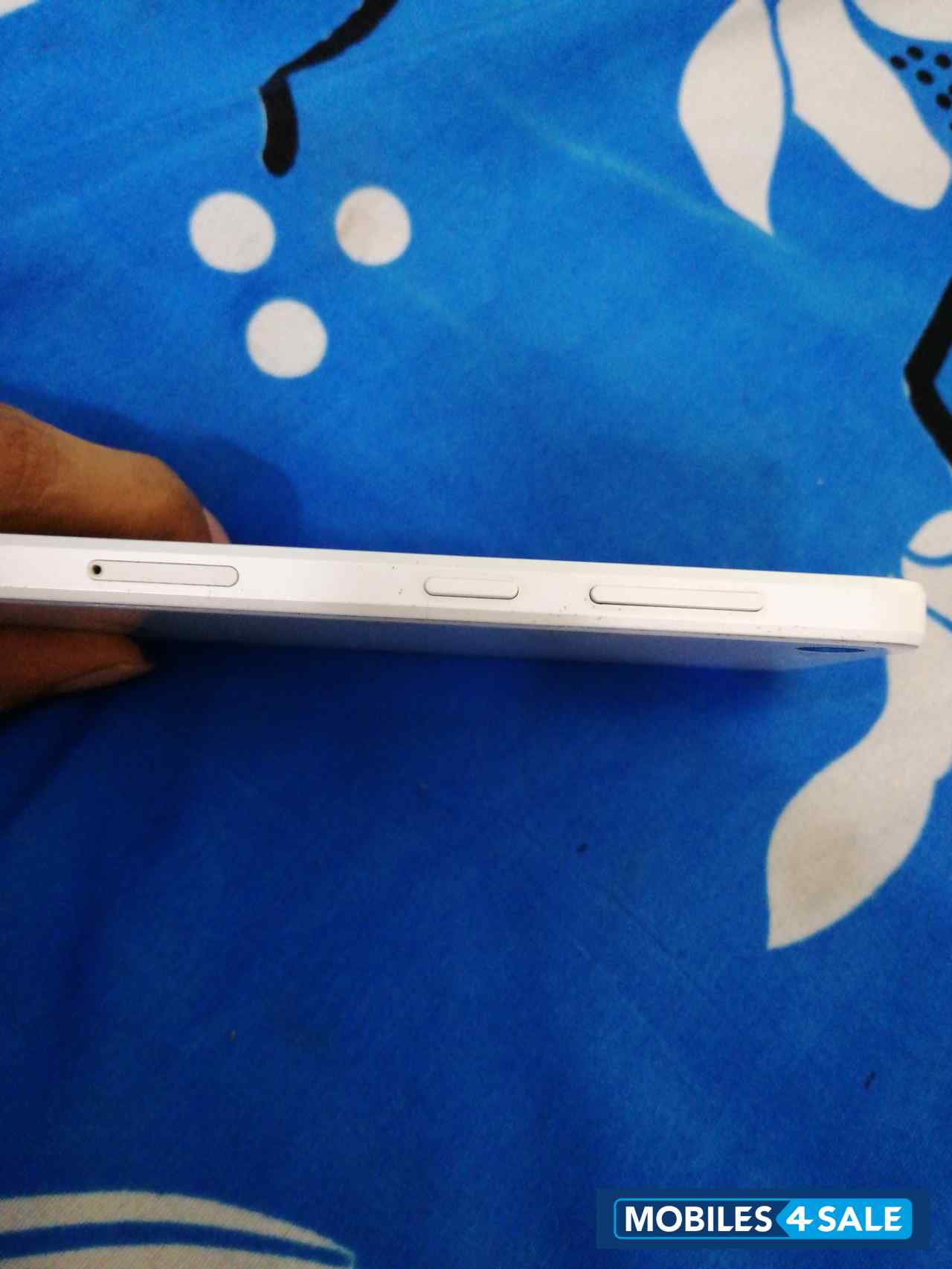 White Lenovo Z2 plus