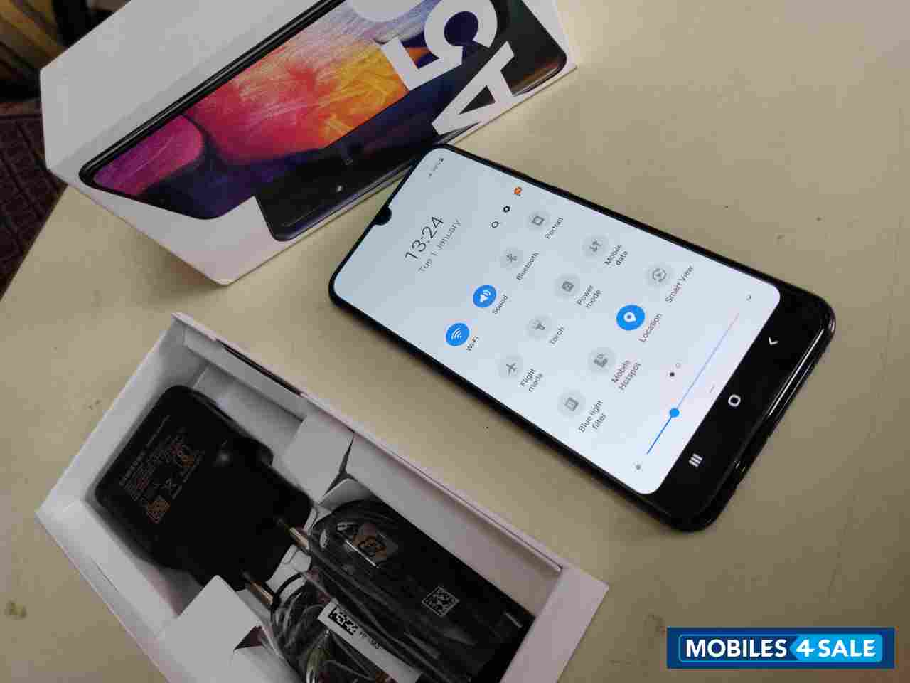 Samsung  Samsung A50 4Gb RAM 64GB ROM