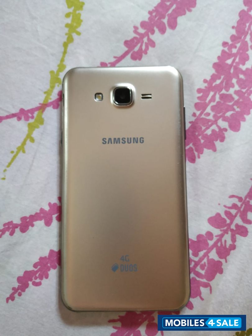 Samsung  Galaxy j7