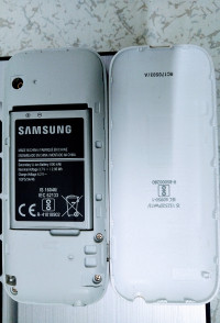 White Samsung  Guru FM plus