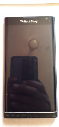 Black BlackBerry Priv