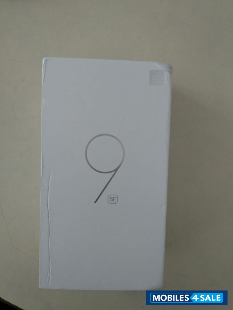 Xiaomi  MI  9SE