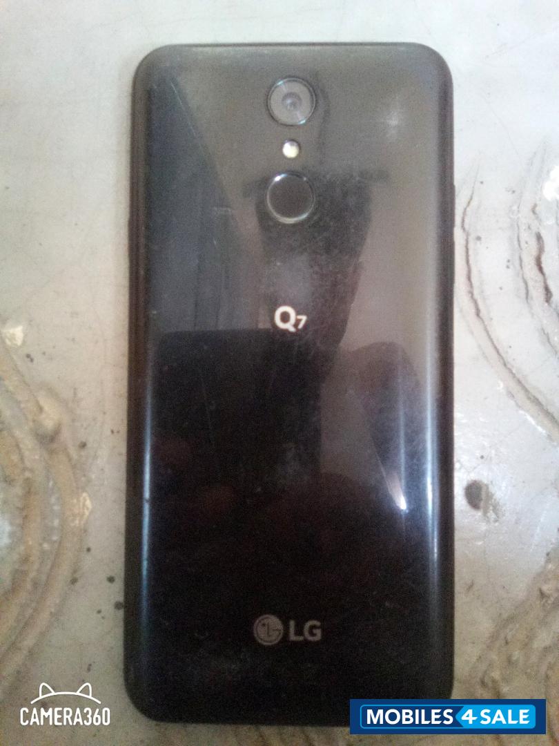 LG  LG q7