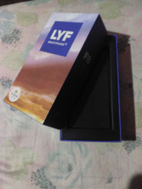 Lyf  F8