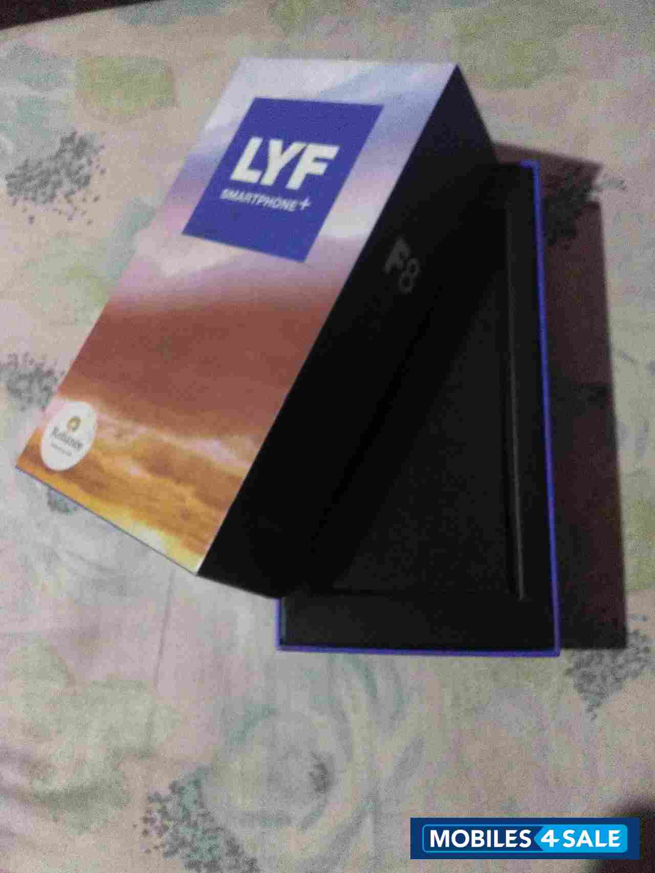 Lyf  F8