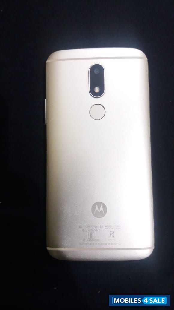 Gold Motorola  MotoM