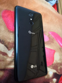 LG  Q STYLUS
