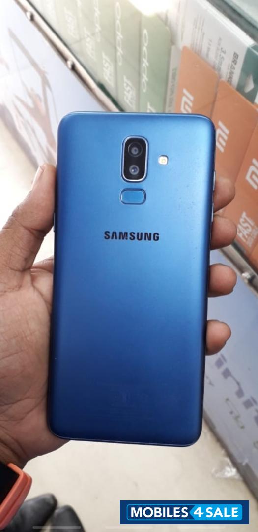 Samsung  J8