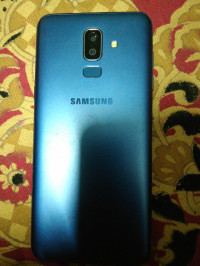 Samsung  J8