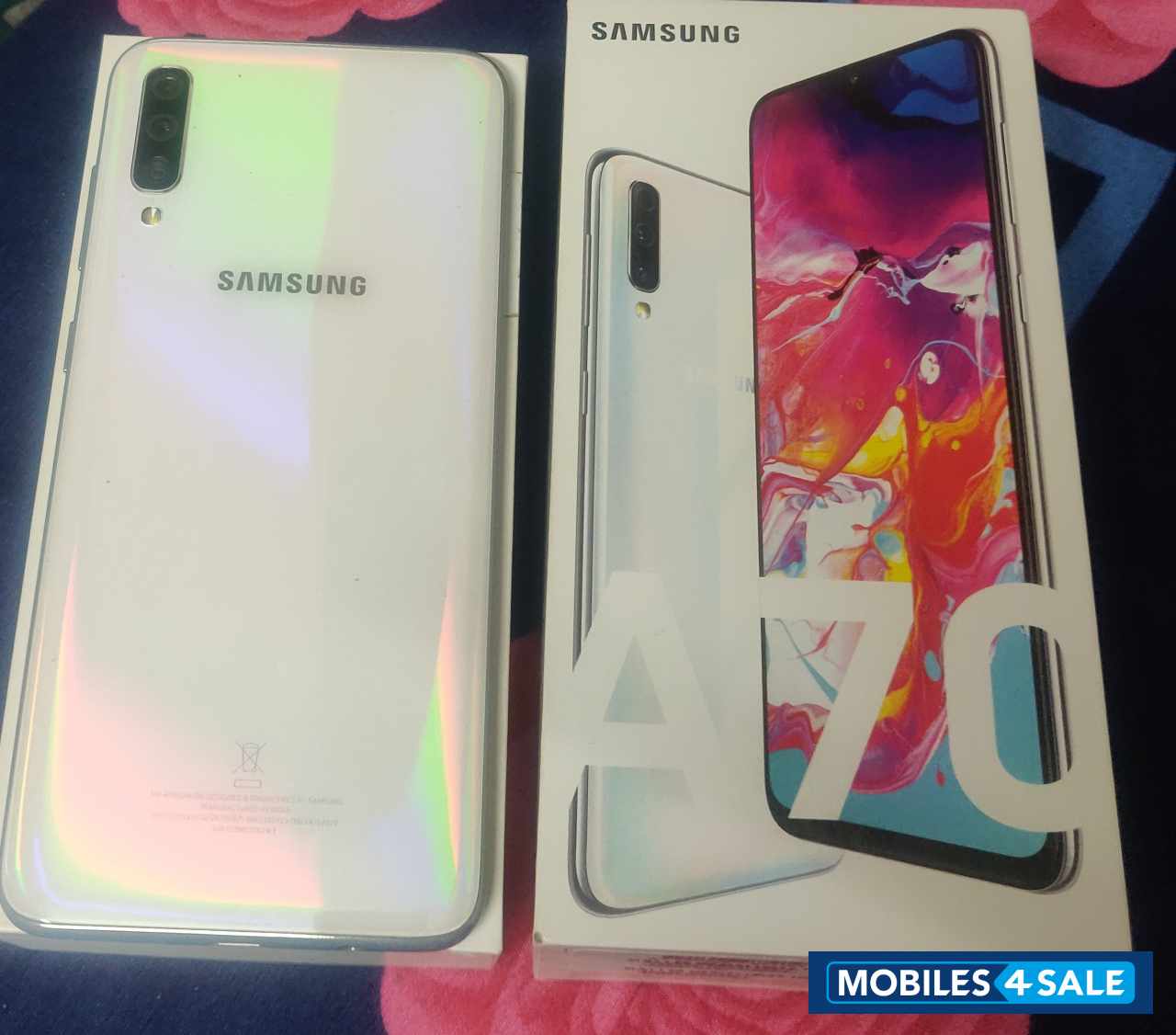 White Samsung  Galaxy A70 (6GB RAM/128GB STORAGE)