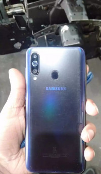 Samsung  Galaxy m40