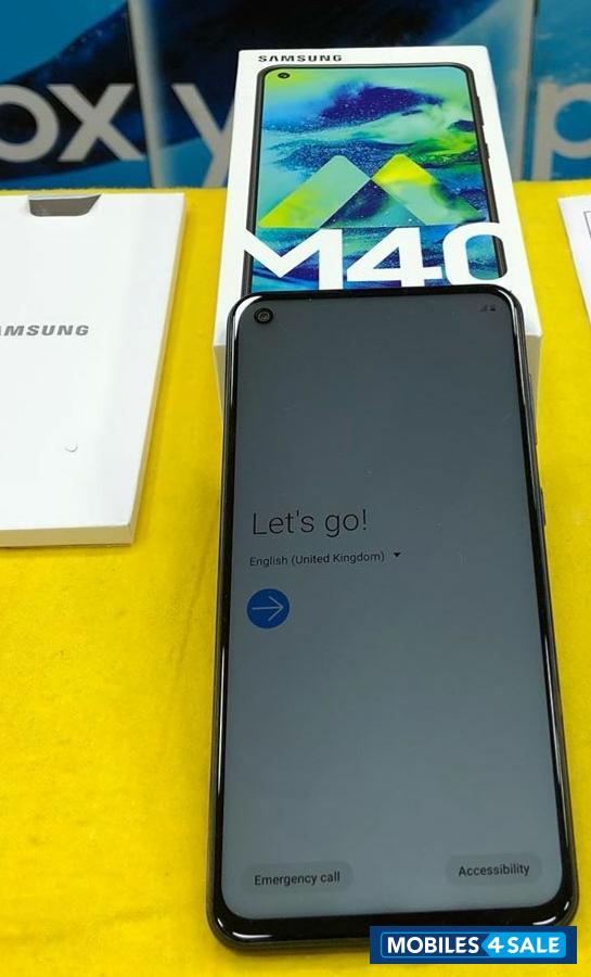 Samsung  M40