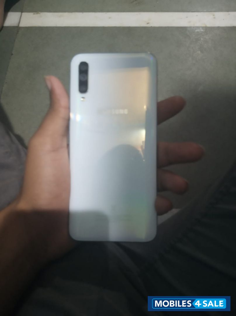 White Samsung  A 50