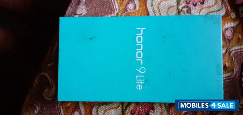 Black Huawei Honor 9