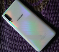 Samsung  Galaxy A50