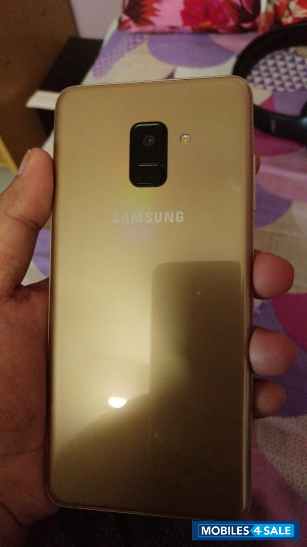Golden Samsung  A8 plus