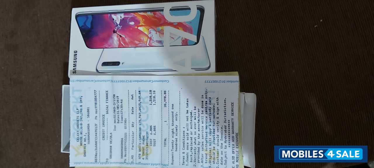 Samsung  Galaxy  a70