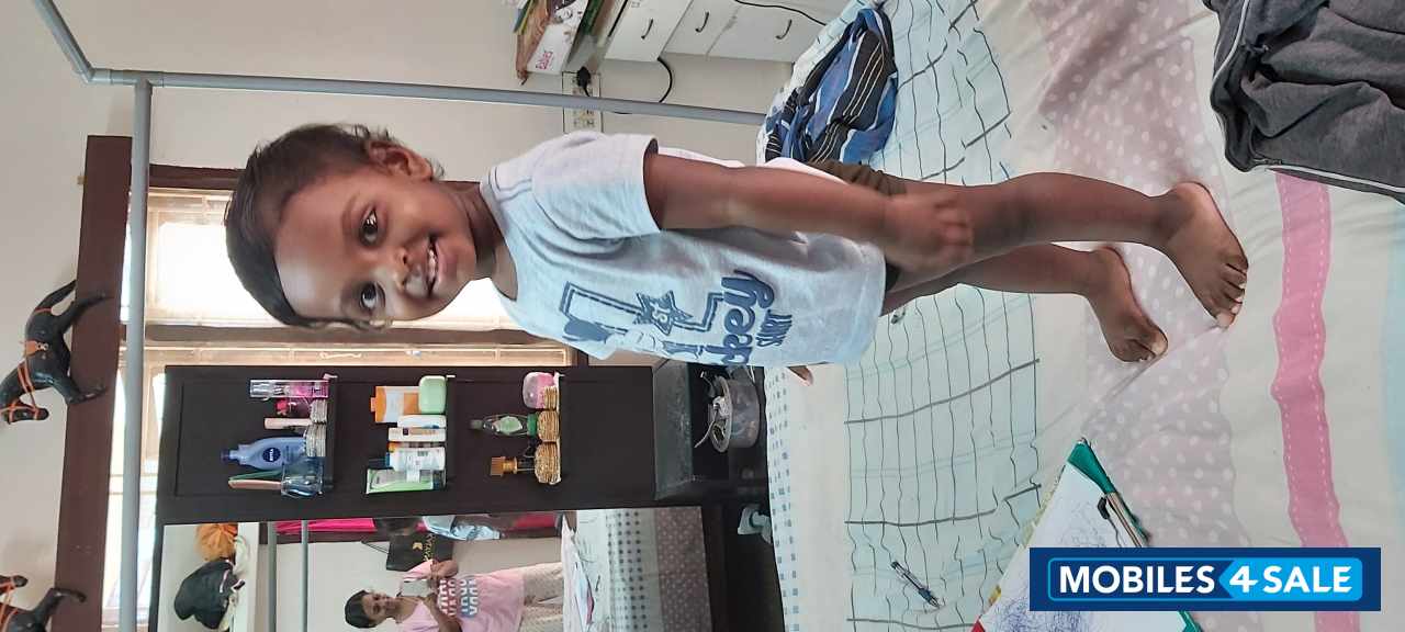 Samsung  Galaxy  a70