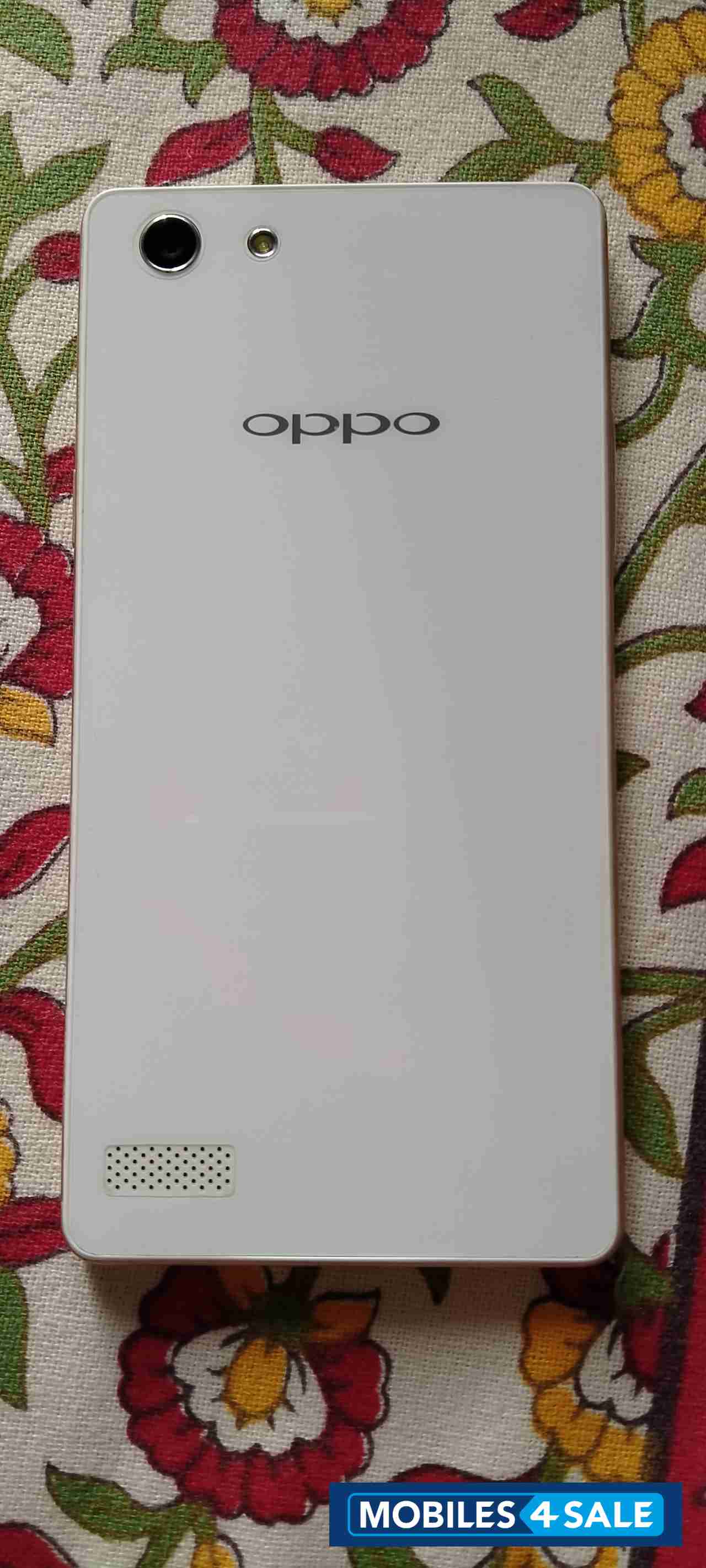 White Oppo  Neo 7