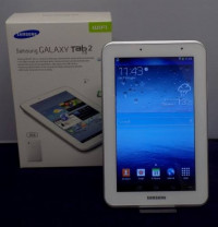 White Samsung  Samsung galaxy tab 2 4.0