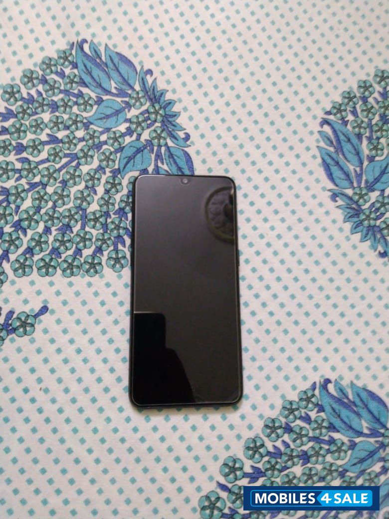 Black Oppo  F9
