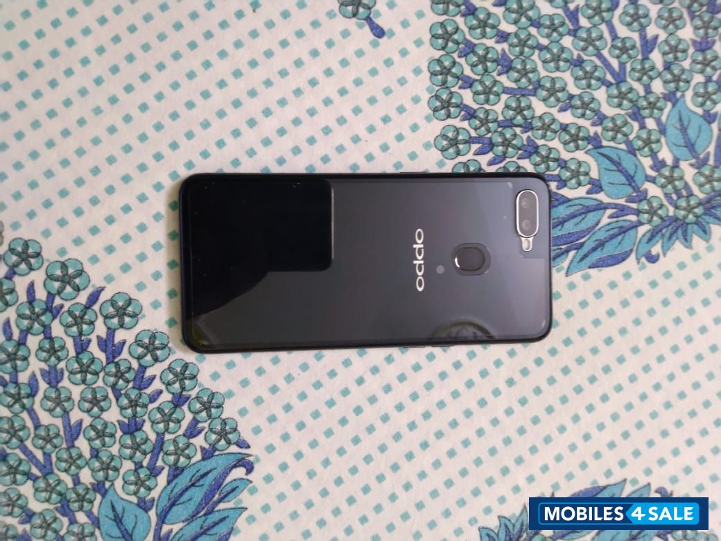 Black Oppo  F9