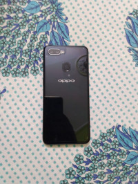 Black Oppo  F9