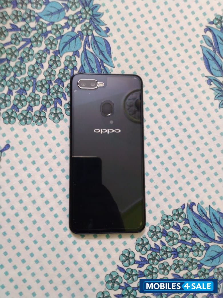 Black Oppo  F9