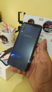 Samsung  Galaxy J6 (4GB/64GB)