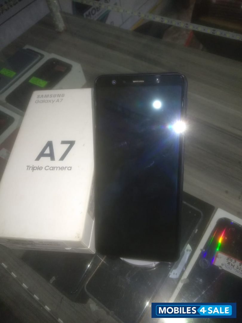 Samsung  Galaxy A7 (4GB/64GB)