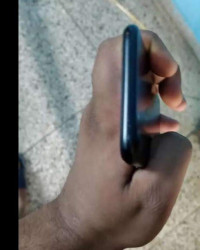 Black Apple  apple 7/32 GB