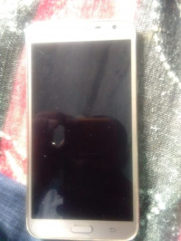 Samsung  Galaxy j7 nxt