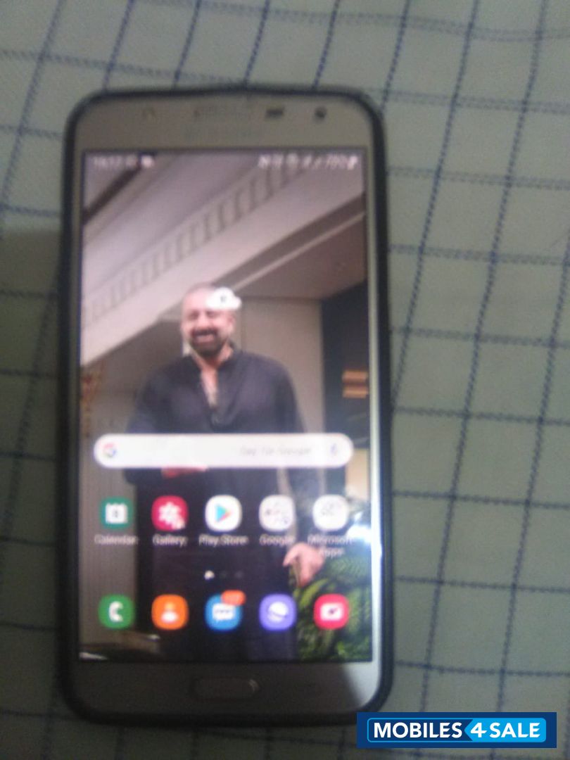 Samsung  Galaxy j7 nxt