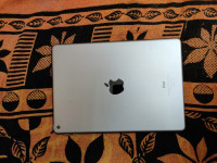 Space Grey Apple  Ipad (5th generation)9.7 inch