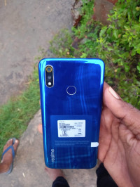 Realme  3