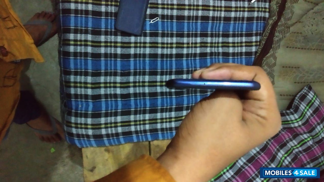 Blue Samsung  Galaxy A20