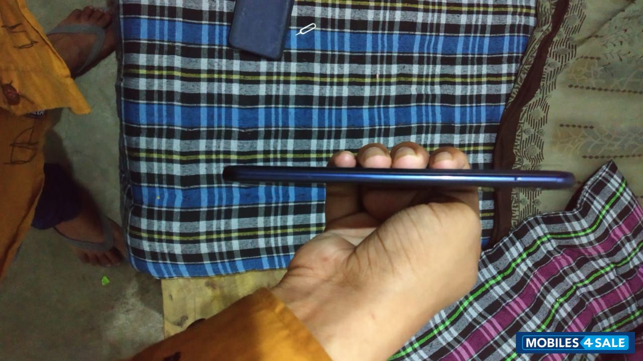 Blue Samsung  Galaxy A20