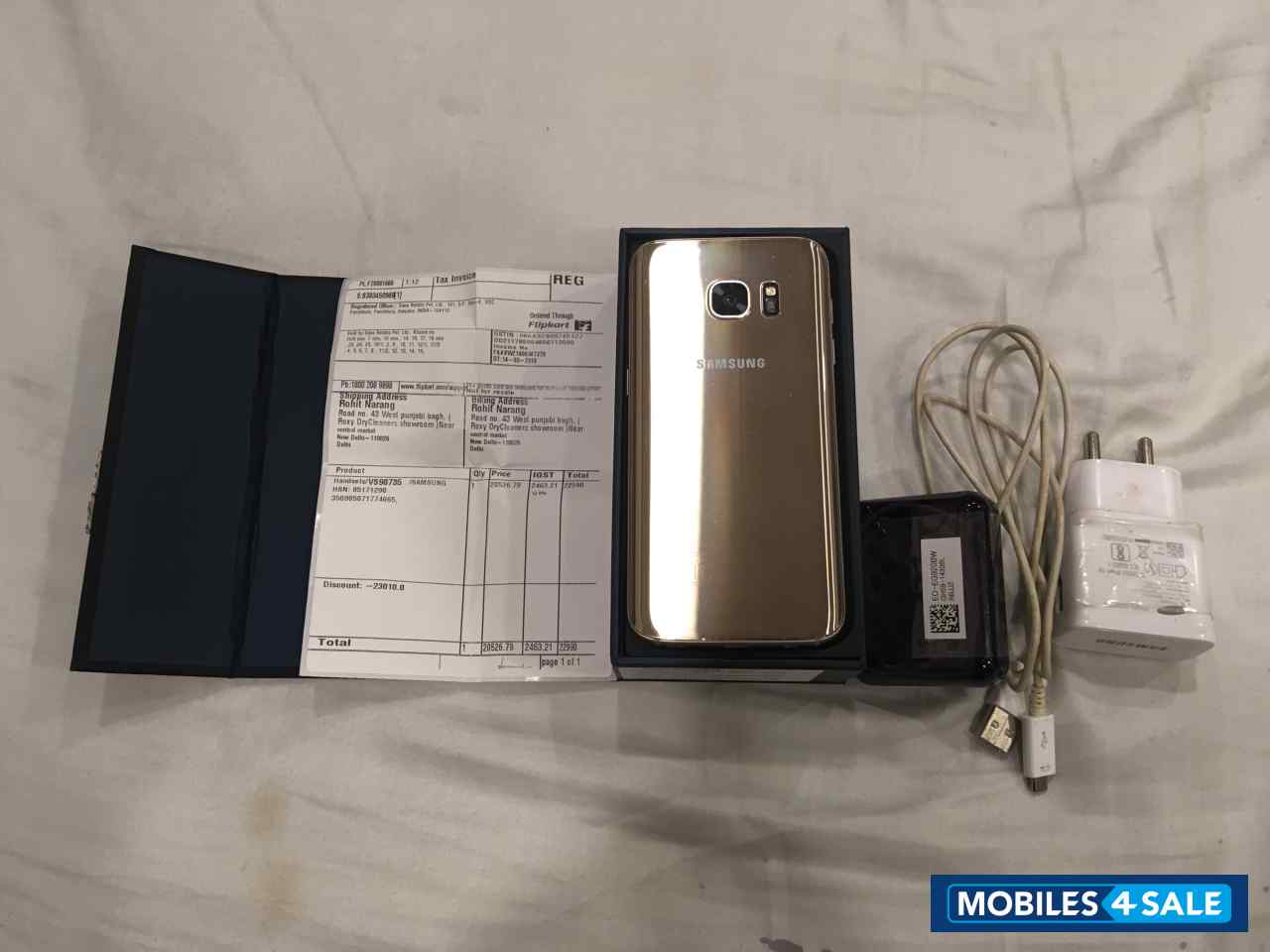 Gold Samsung S-series galaxy s7